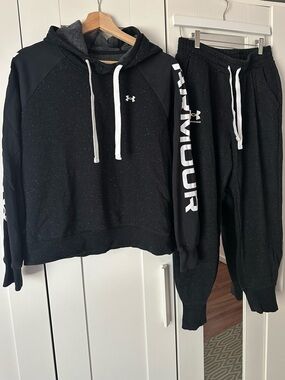 Under Armour Black Speckle Pullover Hoodie & Joggers Set